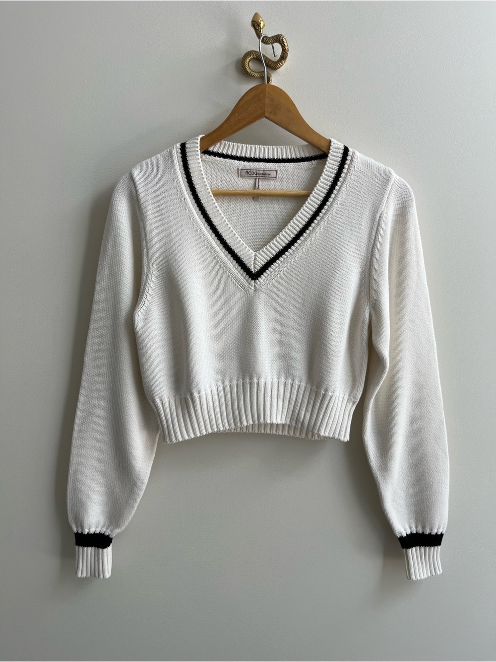 BCBGeneration White Black Cropped V-Neck Knit Pullover Sweater S